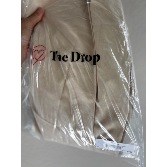 Women's The Drop Blazer Size M Beige Convertible Fit - Picture 7 of 7